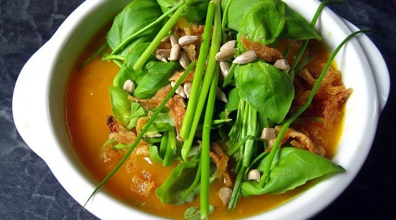 As sopas com muito legumes são uma verdadeira comida antigripe!