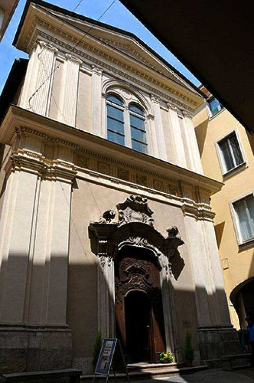 Igreja de São Carlos Borromeu - outra perspectiva da frontaria