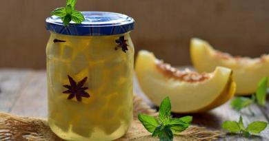 Fruto por excelência do Verão, o melão branco é aromático, doce e refrescante.