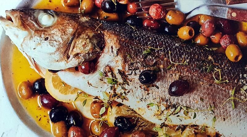 Robalo no forno com azeitonas
