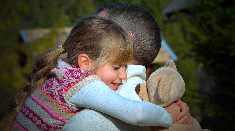 O Dia Mundial do Abraço, celebrado em 21 de janeiro, é muito mais do que uma simples data no calendário.